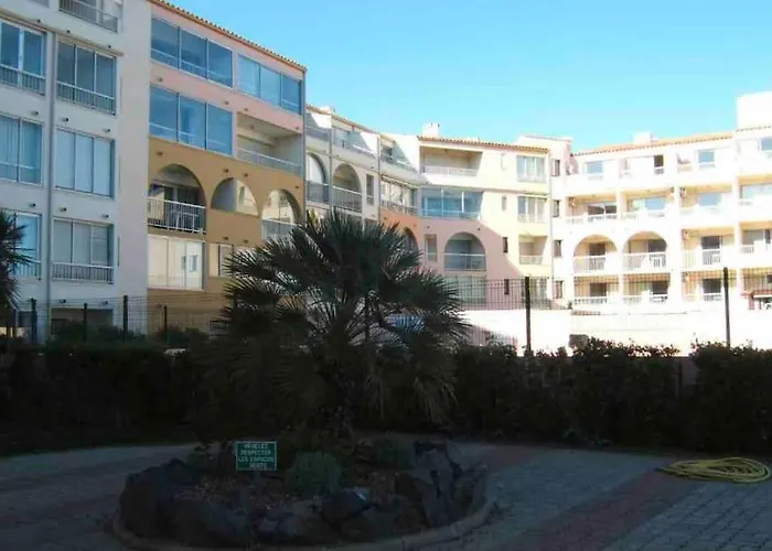Superbe 6 Personnes Avec Piscine Secteur Richelieu, A 400m De La Et A 650m Du Centre Port Apartman